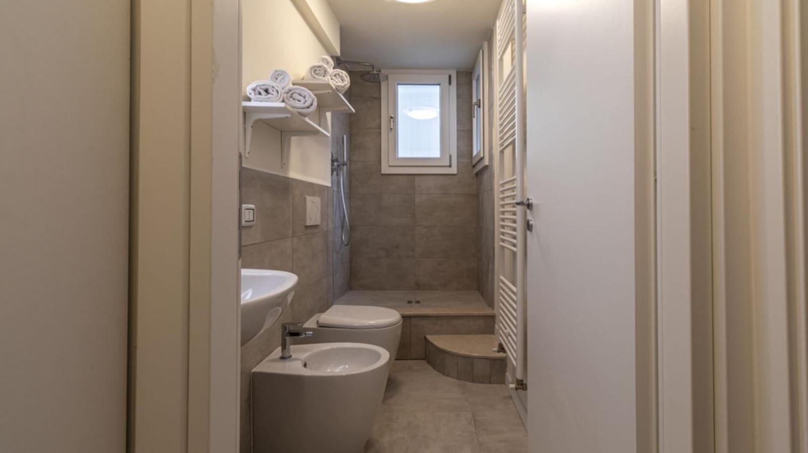 Suite Modena Al Centro - Affitti Brevi Italia Buitenkant foto